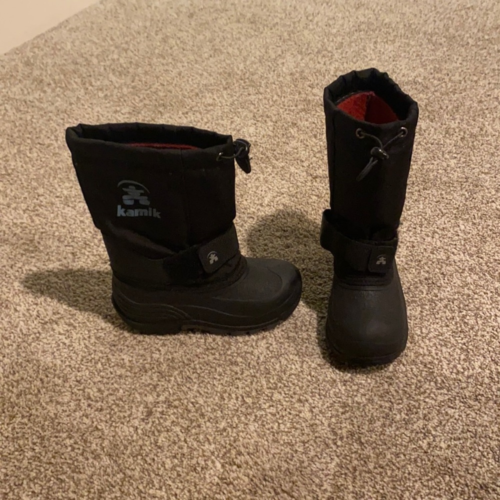 Boys snow boots size 12